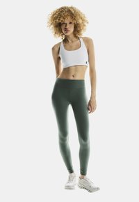 Nije odabrano, olive