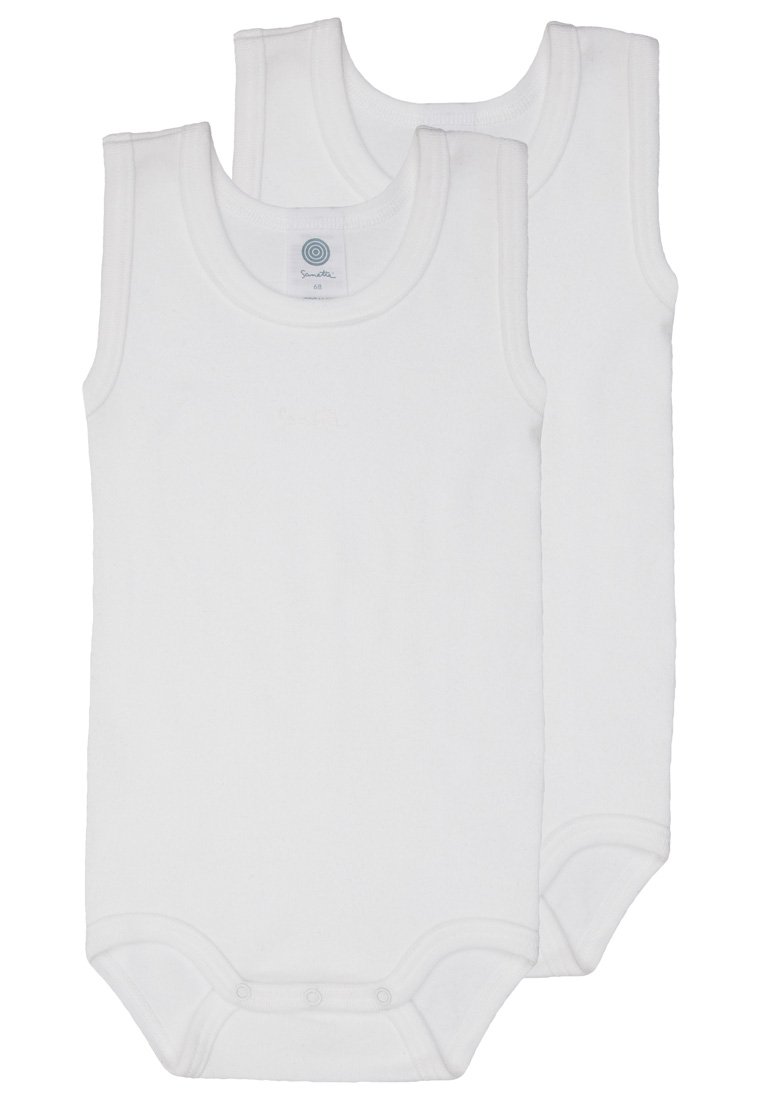 To hvite ermeløse bodysuits laget av myk bomull, med runde utringninger og trykknapper i bunnen for enkel påkledning.