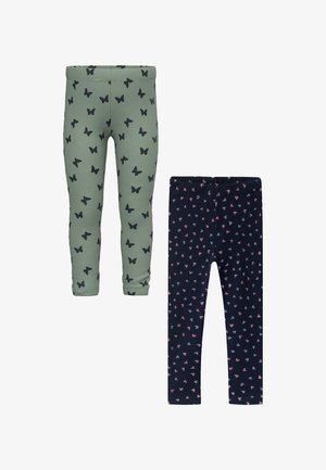 Zwei Paare Kinderleggings: eine olivgrün mit schwarzen Schmetterlingsmustern und eine navy mit rosa Herzdesigns. Weicher Stoff, schmaler Schnitt.