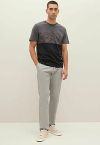 Next 2 PACK SLIM FIT STRETCH - Chino-püksid - black grey