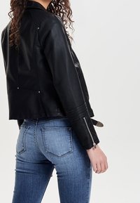 ONLY Veste en similicuir - black