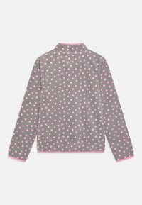 Grauer Fleece-Pullover mit rosa und hellrosa Punkten. Hat einen hohen Kragen und pinke Akzente am Saum und an den Ärmeln.