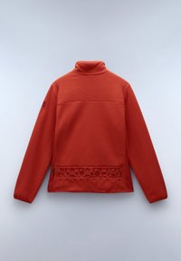 Pullover in pile rosso con colletto alto, caratterizzato da un dettaglio del logo testurizzato sull'orlo inferiore e tessuto liscio su tutta la superficie.