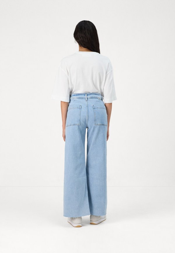 HOLIDAY - Bootcut jeans3