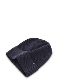 Granatowa czapka na dzianiny o prążkowanej fakturze i z podwiniętym mankietem. Posiada małe logo po boku. Wykonana z miękkiego, ciepłego materiału.