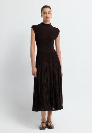 WOMEN'S KNITWEAR DRESS - Vestito lungo - brown (10)
