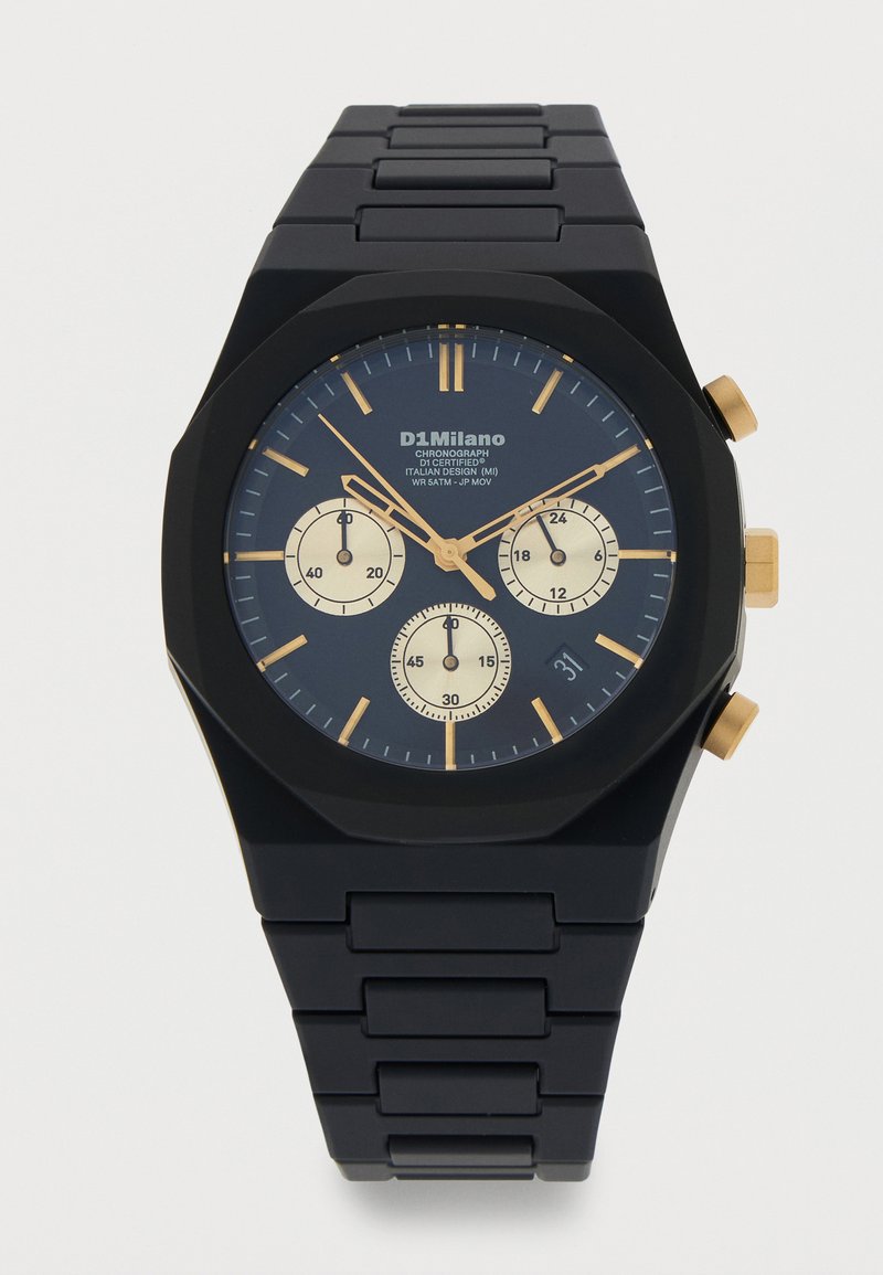 Μαύρο ρολόι χειρός χρονογράφος D1 Milano με χρυσές λεπτομέρειες, τρεις υποκαντράν και μεταλλικό μπρασελέ, που δείχνει την ώρα 1:11:52.