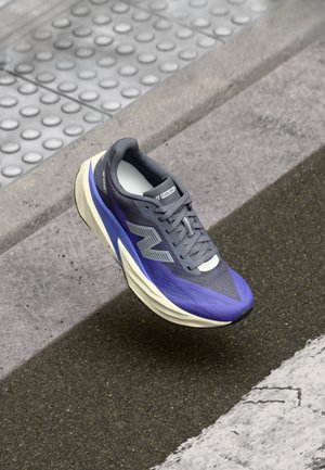 FUELCELL REBEL V5 - Chaussures de running sur route - electric indigo