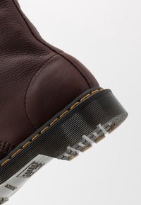 Dr. Martens Stivaletti stringati - brown