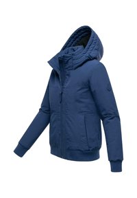 Blauwe pufferjack met een hoge kraag en een vastgezette capuchon, vervaardigd uit een gladde, matte stof. Voorzien van ribgebreide manchetten en twee voorkruimels.