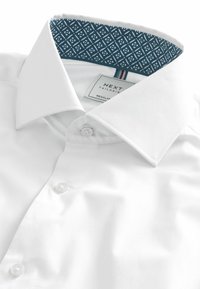Next FOUR WAY STRETCH SINGLE CUFF REGULAR FIT - Kostymskjorta - white