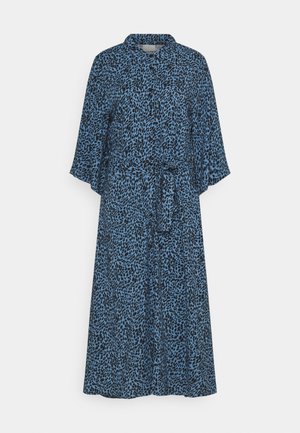 Niebieska i czarna sukienka midi w panterkę z długimi rękawami, zapinana na guziki z przodu, z kołnierzykiem i wiązanym paskiem w talii.