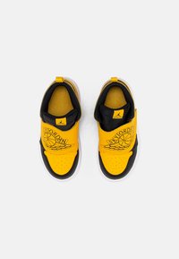 Jordan SKY JORDAN 1 - Sapatilhas - black/univ gold-white