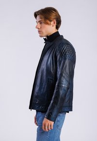 Freaky Nation Chaqueta de cuero - blue black