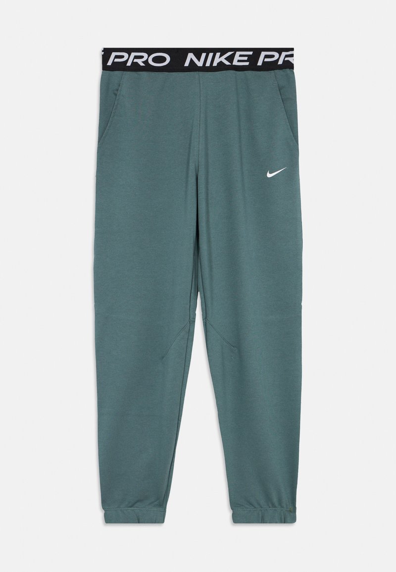 Teal Nike Pro joggebukser med svart elastisk midje med "NIKE PRO" tekst, sidelommer, hvit Nike swoosh-logo på venstre lår, og ribbede anklær.