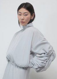 Calliope SPOLVERINO MANICHE ARRICCIATE - Giacca outdoor - grigio perla