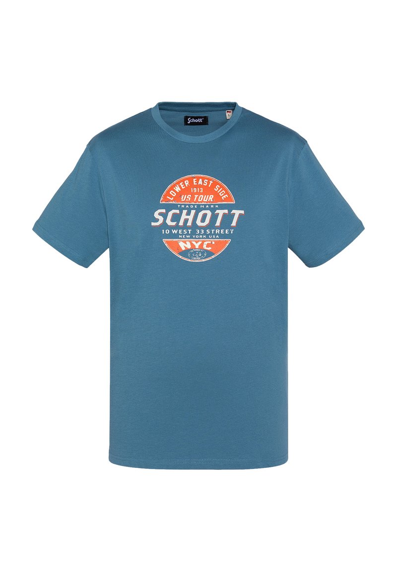 Camiseta de cuello redondo azul hecha de algodón con un estampado gráfico en naranja y blanco que presenta "Schott" y detalles de ubicación. Mangas cortas.