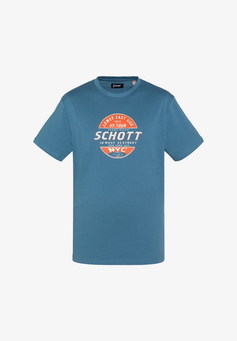 Camiseta de cuello redondo azul hecha de algodón con un estampado gráfico en naranja y blanco que presenta "Schott" y detalles de ubicación. Mangas cortas.