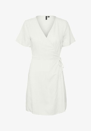 Robe enveloppante blanche à manches courtes, décolleté en V, détail de nouage sur le côté et tissu lisse et léger. Design simple sans motifs ni accents.