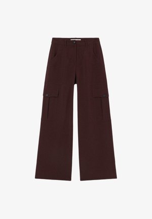 Weite Cargo-Hosen aus burgunderfarbenem Stoff. Merkmale sind zwei Fronttaschen und zwei seitliche Cargo-Taschen mit Knopfverschlüssen. Flacher Bund.