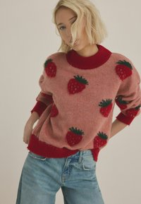 Next Pulover - pink