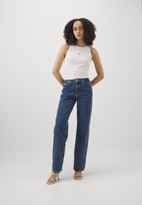Calvin Klein Jeans LOOSE - Džinsi ar platām starām - blue