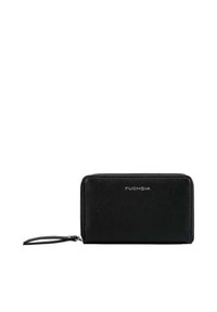Portefeuille noir en cuir texturé, avec fermeture éclair, sangle pour le poignet, et un logo argenté "FUCHSIA" à l'avant.