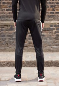 Next ACTIVE SPORTS JOGGERS STANDARD - Pantalones deportivos - black