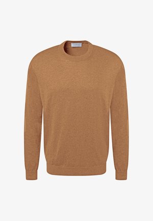 Herren Langarm-Pullover in Kamelbraun mit Rundhalsausschnitt und gerippten Bündchen sowie Saum, auf einem weißen Hintergrund präsentiert.