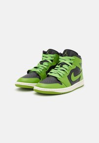 Jordan AIR JORDAN 1 MID - Visoke tenisice - black/altitude green/sail