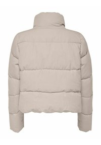 Giacca puffer cropped beige chiaro con colletto alto, cuciture orizzontali e una texture liscia sul materiale esterno.