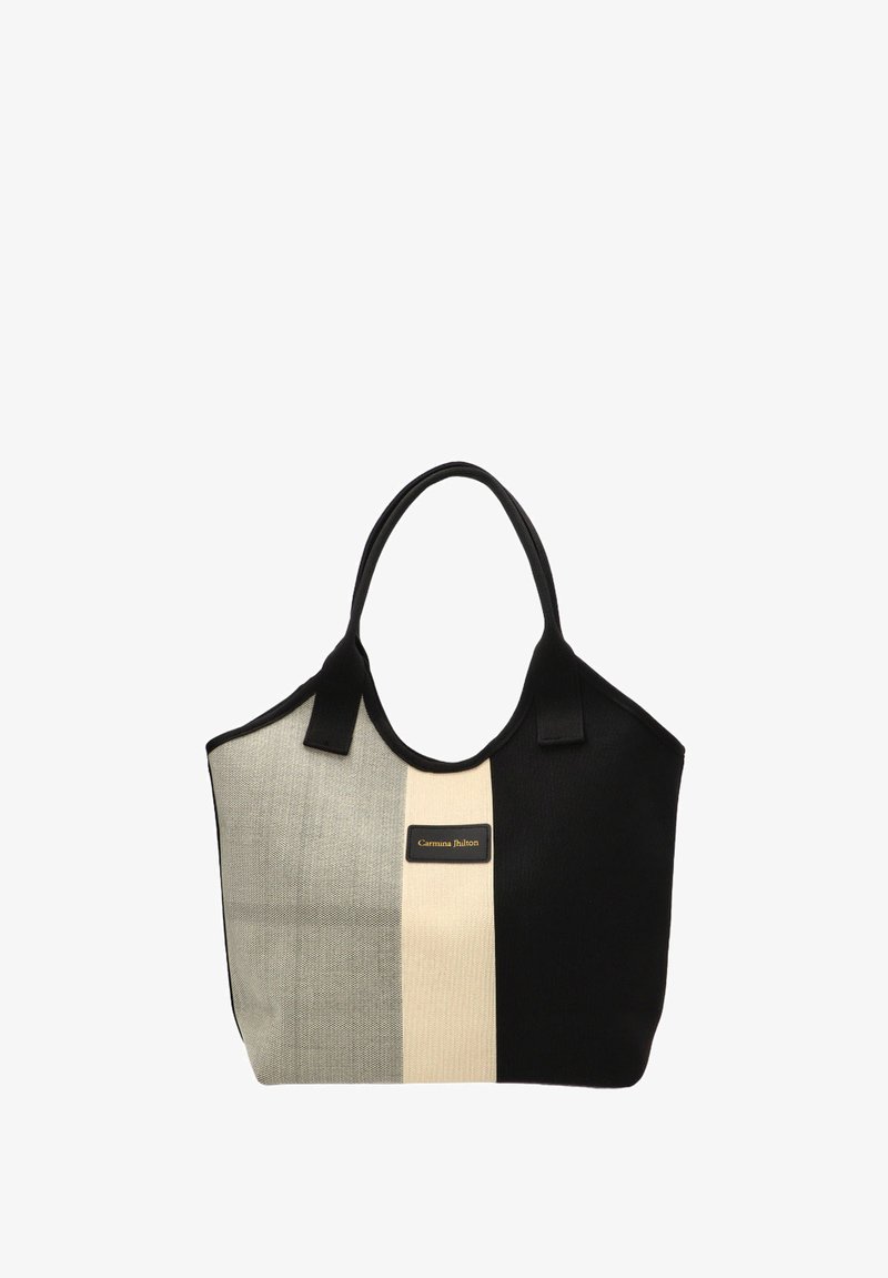 Bolso tote con una superficie texturizada, que presenta tres bloques de color: negro, gris y crema. Incluye asas cortas negras y una etiqueta de marca.
