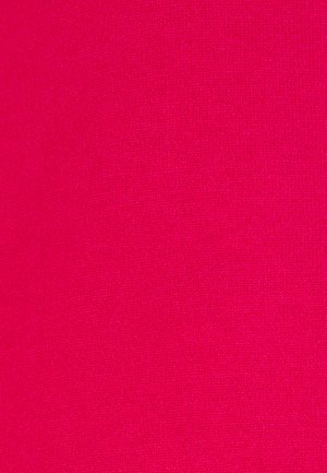Effen roze stof met een gladde textuur en een gelijkmatige breipatroon, met een levendige en gedurfde kleur, geschikt voor verschillende kledingontwerpen.