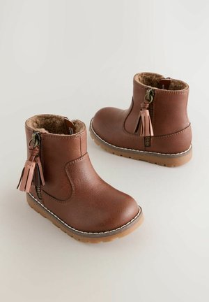 Next, Chelsea Zip Tassel Ankle Boots - Lær-at-gå-sko - tan brown