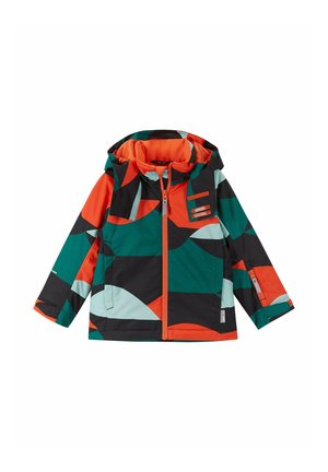 Giacca colorata con forme astratte in nero, turchese e arancione. Ha un cappuccio, una cerniera frontale e diverse tasche. Materiale impermeabile.