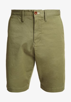 Olivengrønne bomuldsshorts med knaplukning, flad front og lommer, med pæn syning og en lige snit ved knælængde.