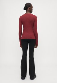 ONLY Tall ONLLINEA O NECK BUTTON - Topper langermet - cabernet smelange