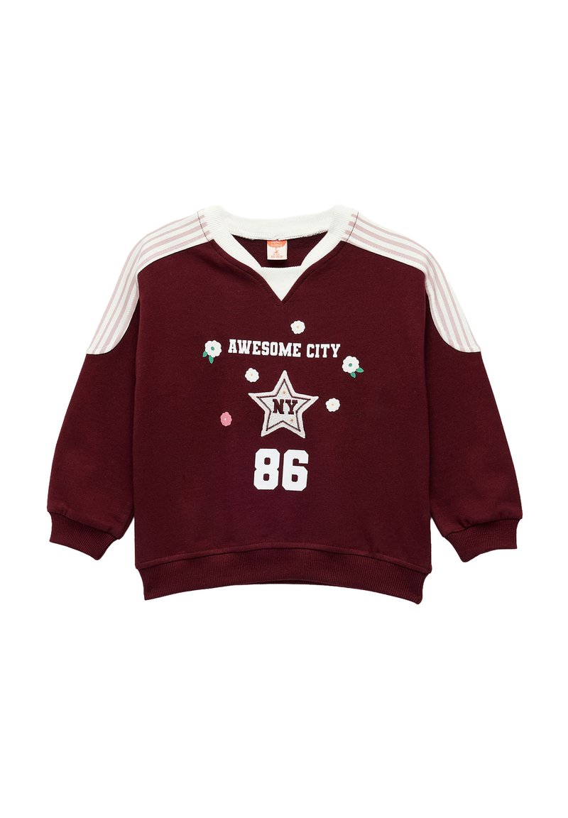 Bordeauxfarbener Sweatshirt mit weißen gestreiften Schultern, versehen mit "AWESOME CITY 86", Sternmotiv und floralen Akzenten. Weiches Material mit lockerer Passform.