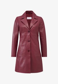 Unselected, bordeaux