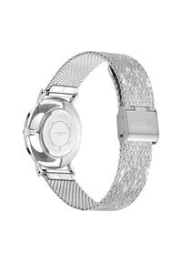 Silver mesharmbandsur med rund klocka i rostfritt stål och strukturerad baksida. Har en säker låsning och minimalistisk design.