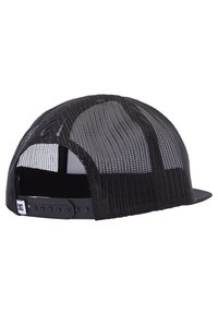 Căciulă neagră din plasă cu o pană frontală solidă neagră. Dispune de o curea ajustabilă din plastic și o vizieră plată. Design simplu, fără broderii.