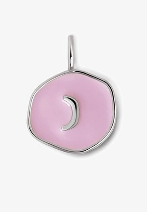 Pendentif en émail rose avec une forme abstraite et organique, bordé d'argent poli, présentant un accent courbé en argent brillant.