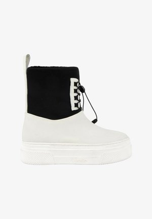 Khaite, SNOW BOOTS MULTICOLOUR - Bottes de neige - black white
