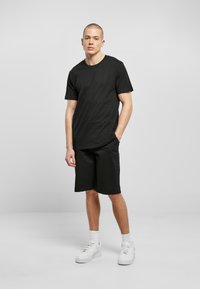 Urban Classics BIG  - Šorti - black
