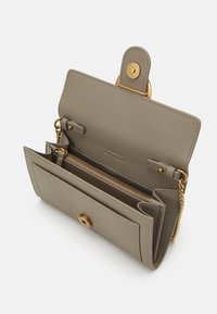 Pinko LOVE ONE WALLET - Novčanik - noce