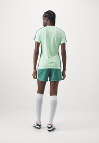 Nike Performance SHORT BRANDED - Športové šortky - bicoastal/vapor green