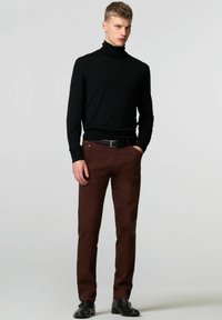 Meyer Chino - bordeaux