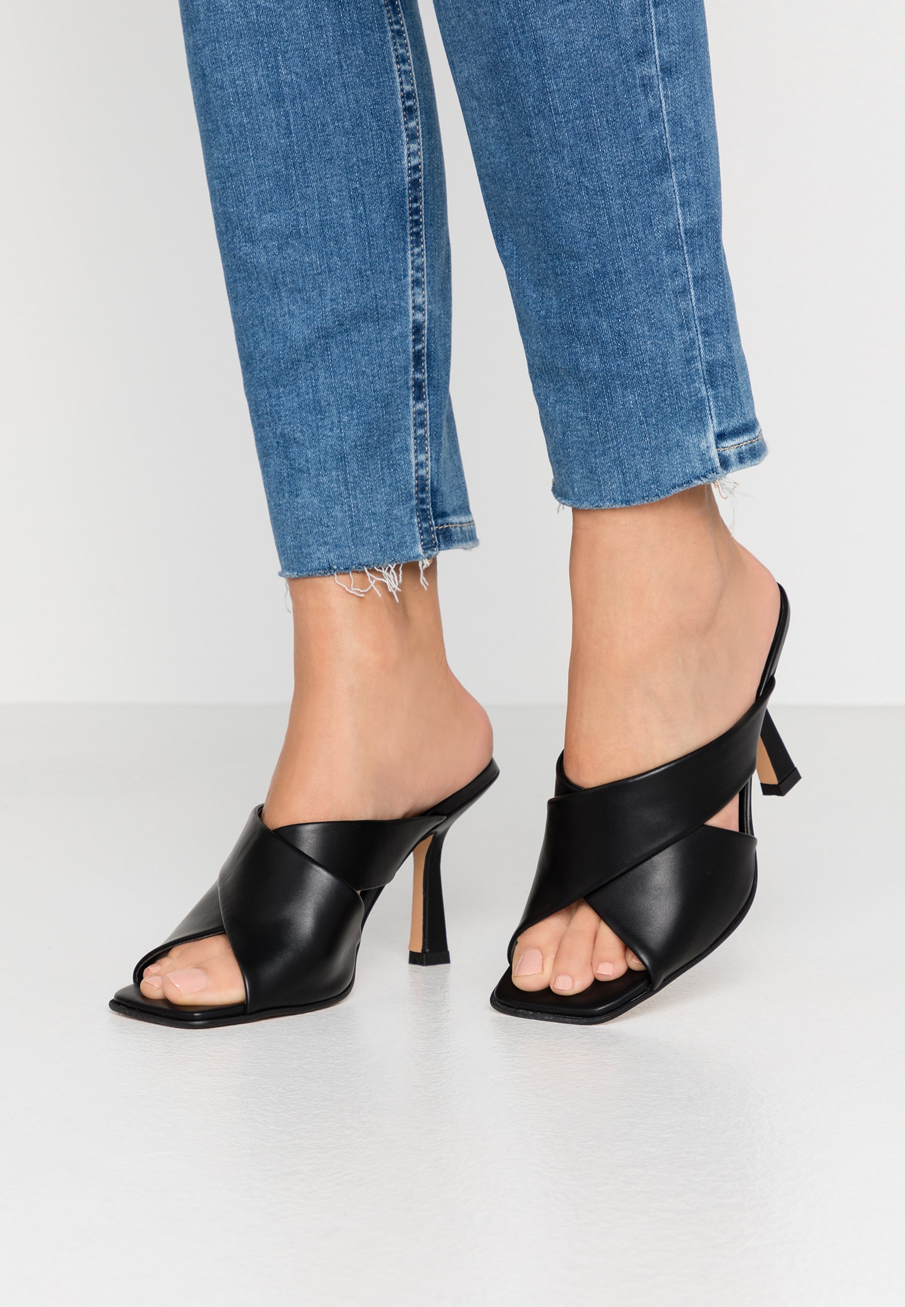 clarks shoes australia warehouse