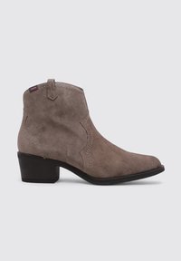 Bottines en suède grises avec une pointe effilée, un petit talon et des coutures décoratives sur les côtés. Tirette pour un enfilage facile.