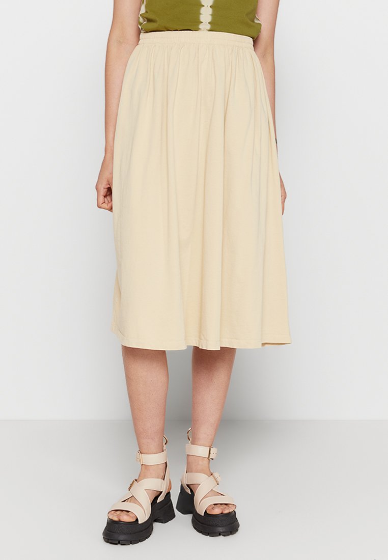 Fustă în formă de A